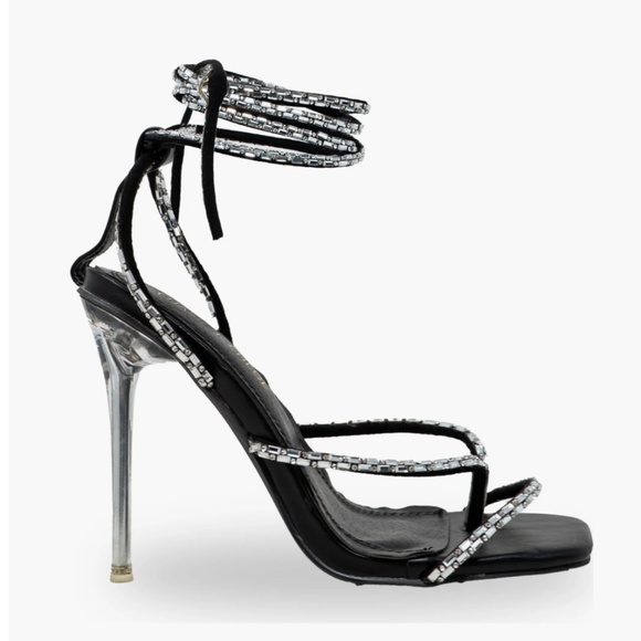 Chase + Chloe Heels - Picture 2 of 3